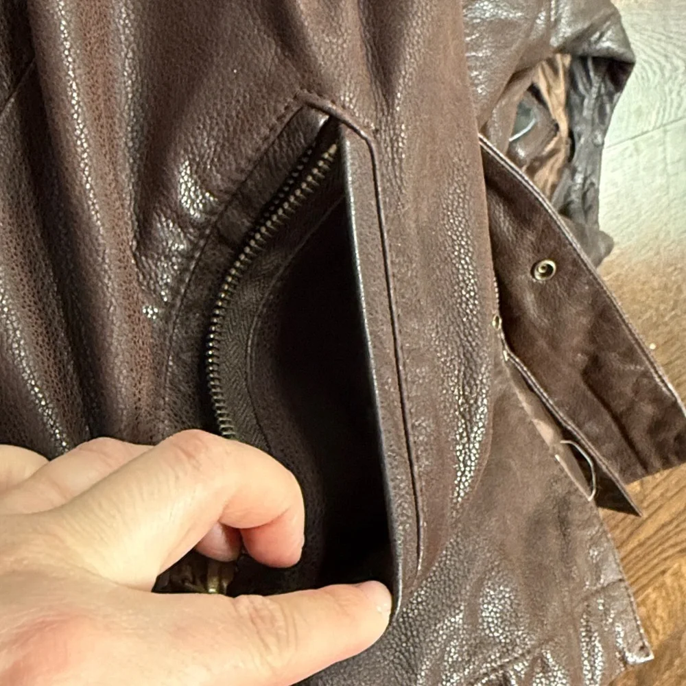 Vintage men’s brown leather jacket